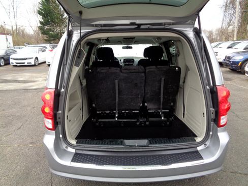 Used 2013 Dodge Grand Caravan SXT image 25