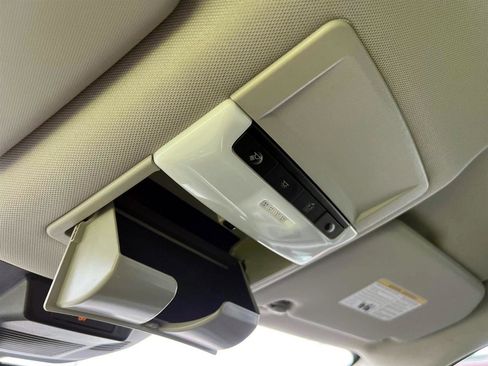 Used 2023 Nissan Rogue S image 27