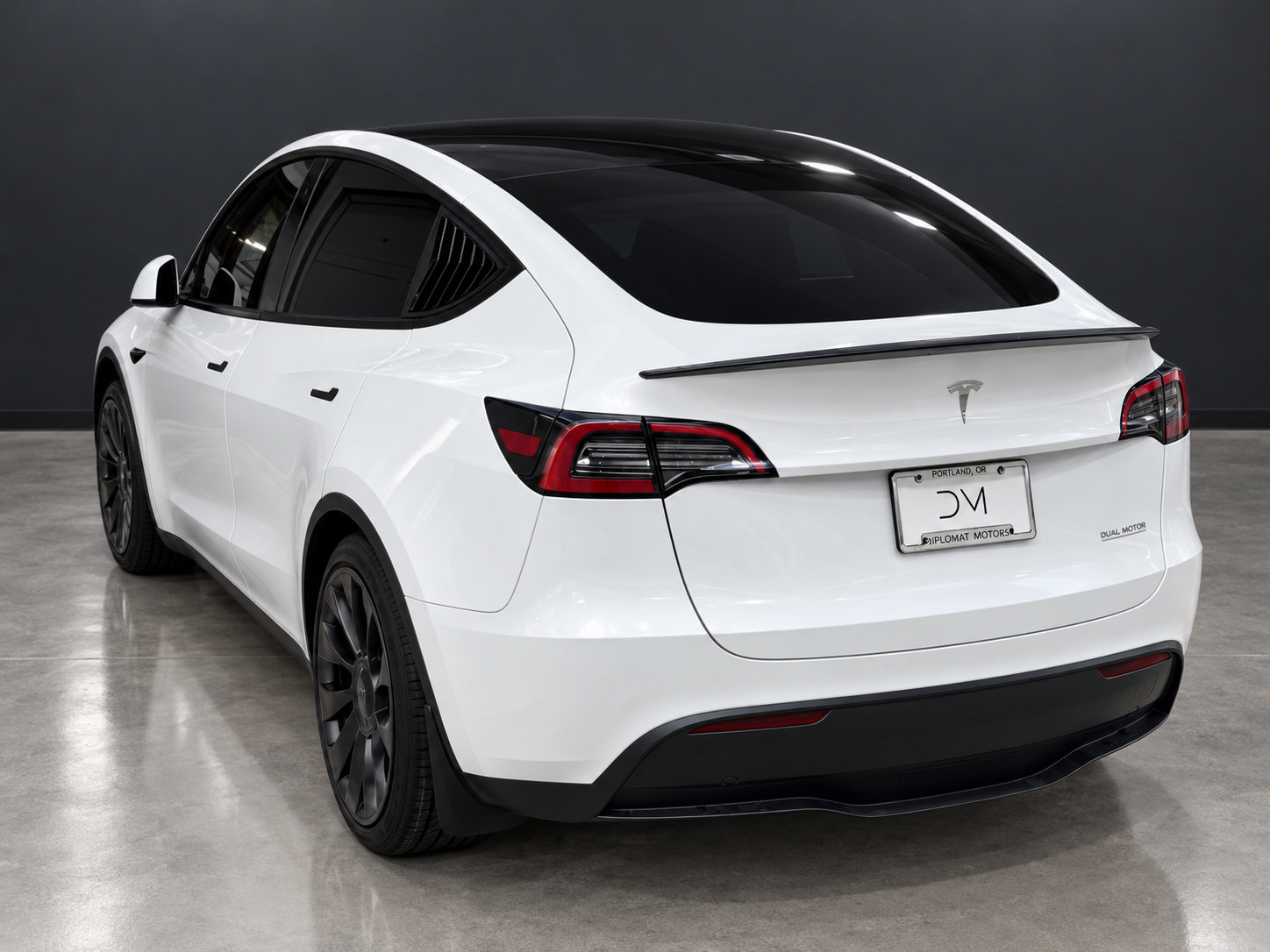 Used 2023 Tesla Model Y Performance AWD/4WD image 3
