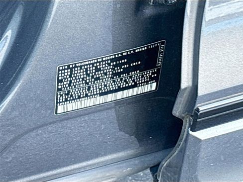 Used 2022 Volkswagen Tiguan SE R-Line image 32