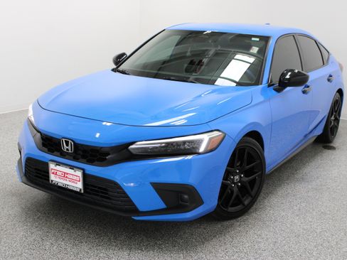 Used 2024 Honda Civic Sport image 2