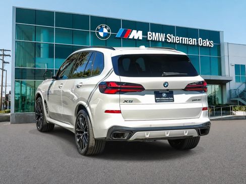 Used 2026 BMW X5 sDrive40i w/ M Sport Package RWD image 6