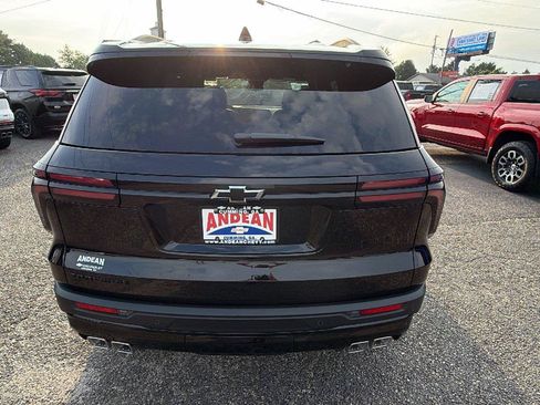 New 2027 Chevrolet Traverse LT w/ Midnight/Sport Edition FWD image 9