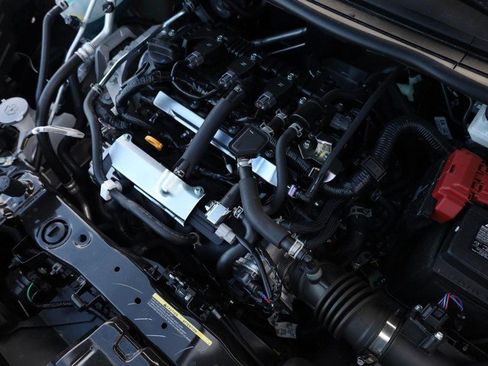 New 2025 Nissan Versa SR w/ Trunk Package image 24