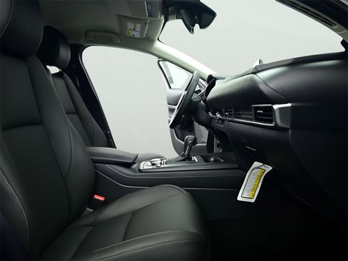 New 2026 MAZDA CX-30 AWD 2.5 S w/ Select Sport Pkg image 6