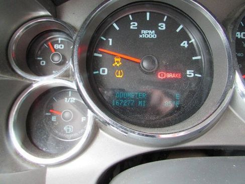 Used 2014 Chevrolet Silverado 2500 LT w/ Interior Plus Package AWD/4WD image 17