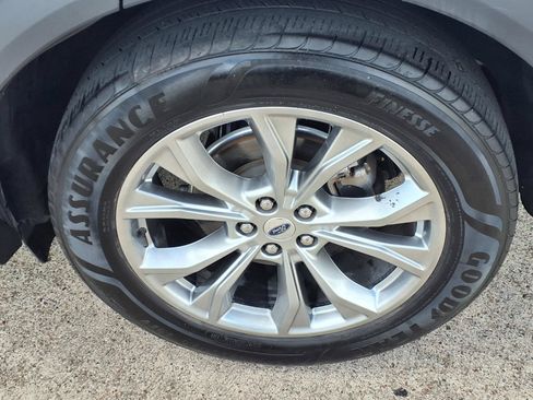 Used 2021 Ford Explorer Limited w/ Equipment Group 301A RWD image 10