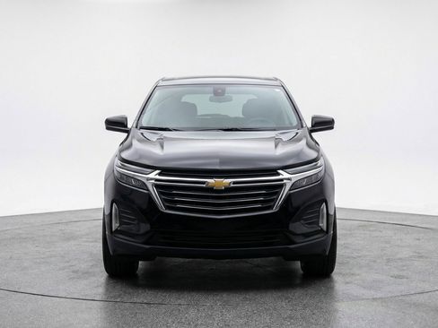 Used 2025 Chevrolet Equinox LT FWD image 2