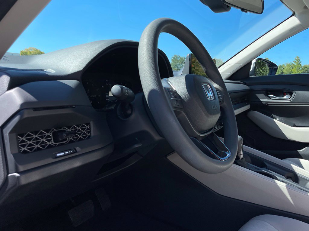 Certified 2025 Honda Accord LX image 27