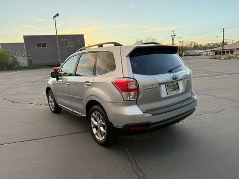 Used 2017 Subaru Forester 2.5i Touring AWD/4WD image 7