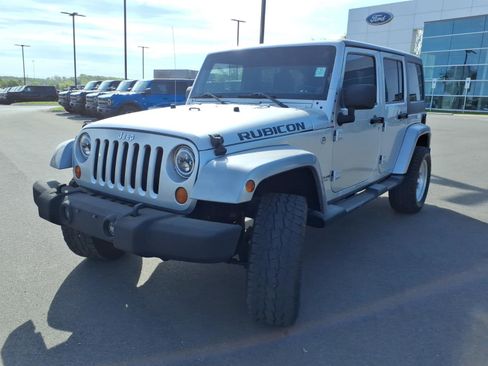 Used 2011 Jeep Wrangler Unlimited Rubicon w/ Dual Top Group image 7
