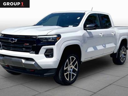 Used 2024 Chevrolet Colorado Z71 w/ Z71 Convenience Package 2