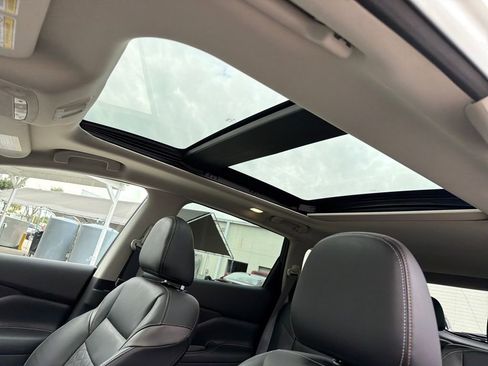 Used 2023 Nissan Murano Platinum w/ Cargo Package image 16