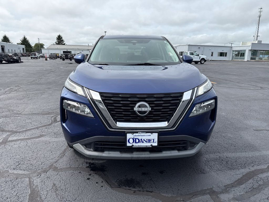 Used 2023 Nissan Rogue SV AWD/4WD image 3