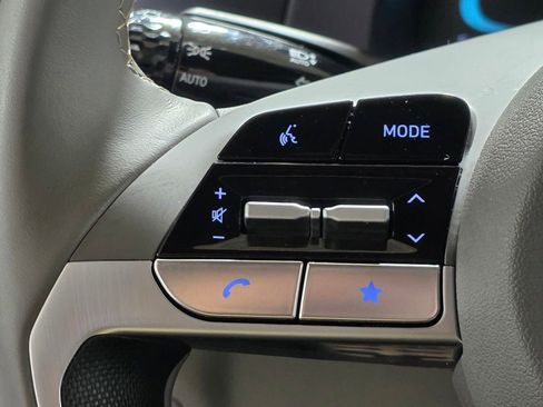 Certified 2025 Hyundai Elantra Sport FWD image 32