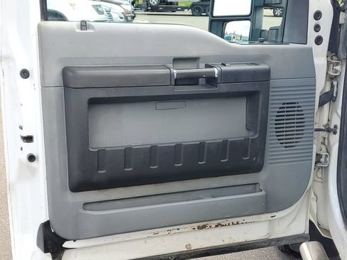 Used 2015 Ford F250 XL w/ Power Equipment Group RWD image 7