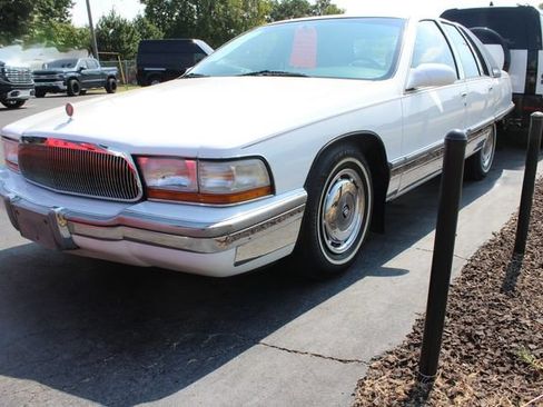 Used 1996 Buick Roadmaster Limited RWD image 2