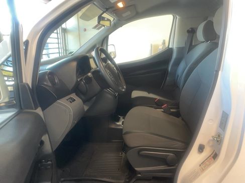 Used 2020 Nissan NV200 SV w/ Back Door Glass Package image 10