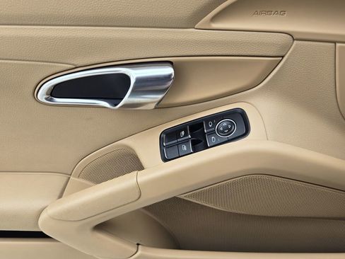 Used 2015 Porsche Cayman image 29