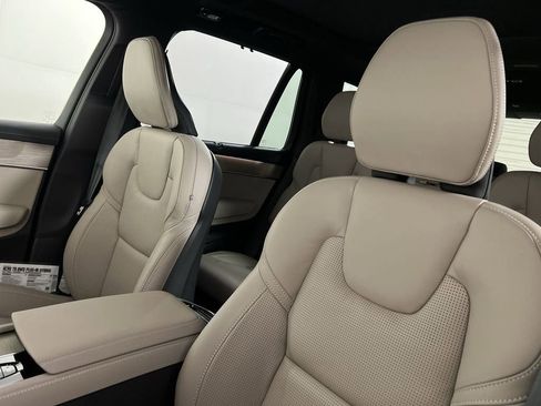 New 2026 Volvo XC90 T8 Ultra w/ Protection Package AWD/4WD image 12