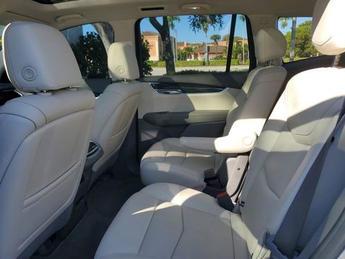 Used 2020 Cadillac XT6 Premium Luxury image 11