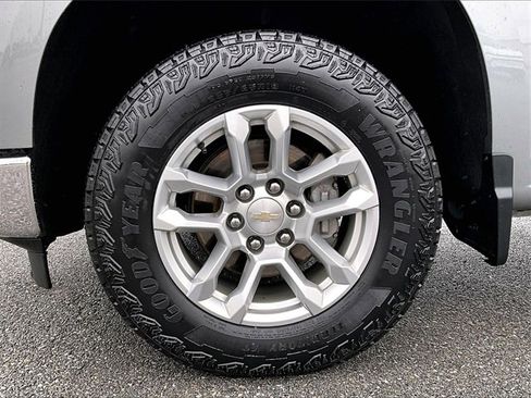 Used 2023 Chevrolet Silverado 1500 LT image 7