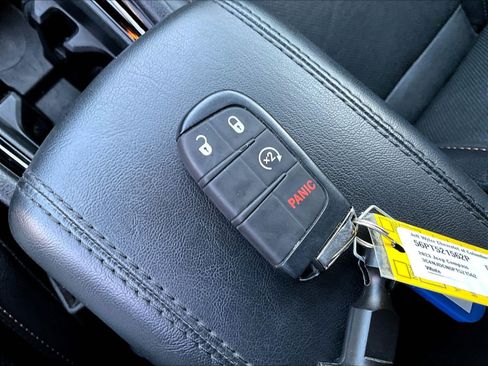 Used 2023 Jeep Compass Limited AWD/4WD image 35
