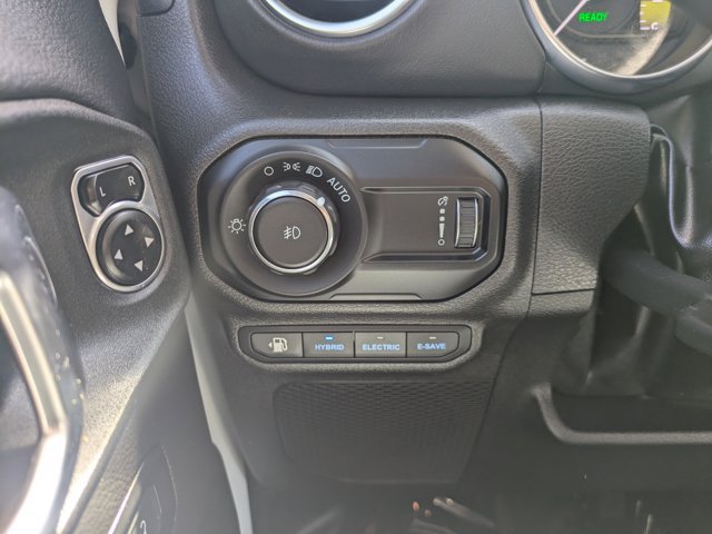 Used 2023 Jeep Wrangler Unlimited Sahara w/ Cold Weather Group AWD/4WD image 17