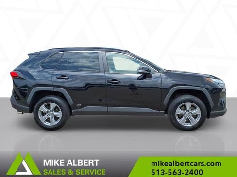 Used 2022 Toyota RAV4 XLE AWD/4WD image 8
