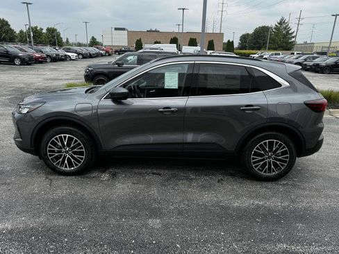 New 2025 Ford Escape Base image 2