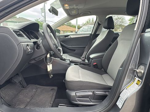 Used 2017 Volkswagen Jetta S FWD image 9