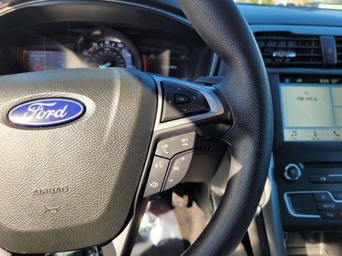 Used 2018 Ford Fusion SE w/ Fusion SE Technology Package image 32