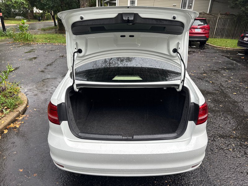 Used 2015 Volkswagen Jetta TDI SE FWD image 30