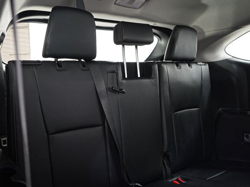 Used 2024 Toyota Highlander Limited AWD/4WD image 13