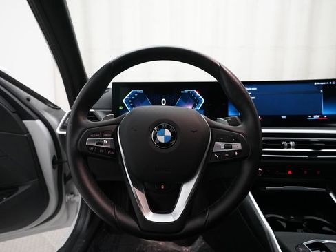 Used 2024 BMW 330i xDrive Sedan AWD/4WD image 4