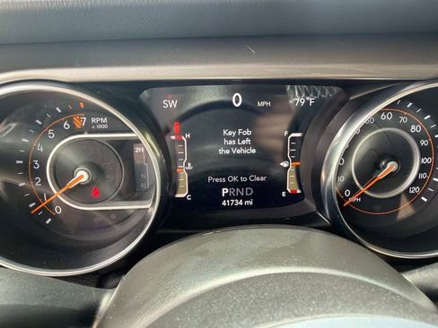 Used 2022 Jeep Wrangler Unlimited Sahara w/ Cold Weather Group AWD/4WD image 25