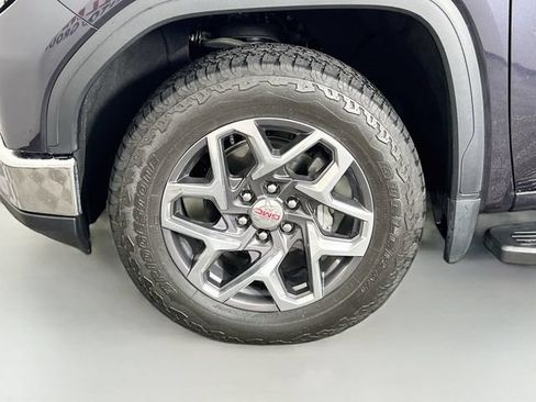 Used 2023 GMC Sierra 1500 SLT w/ SLT Premium Package AWD/4WD image 10
