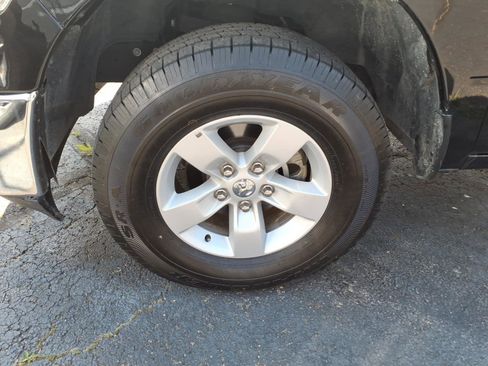 Used 2024 RAM 1500 Classic SLT image 4