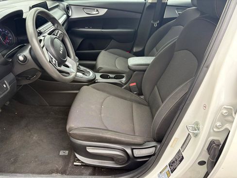 Used 2023 Kia Forte LXS FWD image 5