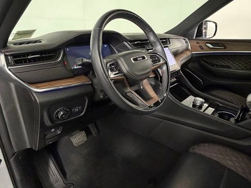 Used 2023 Jeep Grand Cherokee L Summit w/ Luxury Tech Group V image 24