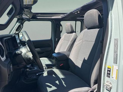 Used 2024 Jeep Wrangler Unlimited Sport AWD/4WD image 10