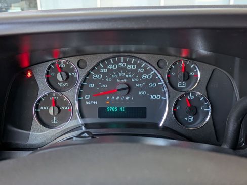 Used 2024 Chevrolet Express 2500 w/ Driver Convenience Package RWD image 18