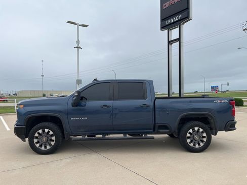 Used 2024 Chevrolet Silverado 2500 Custom w/ Custom Value Package AWD/4WD image 2