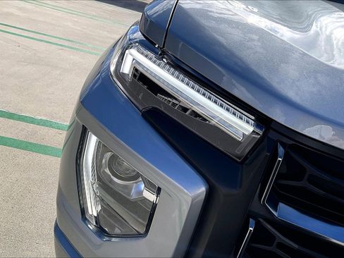 Used 2024 GMC Canyon AT4 w/ Canyon Safety Plus Package image 29