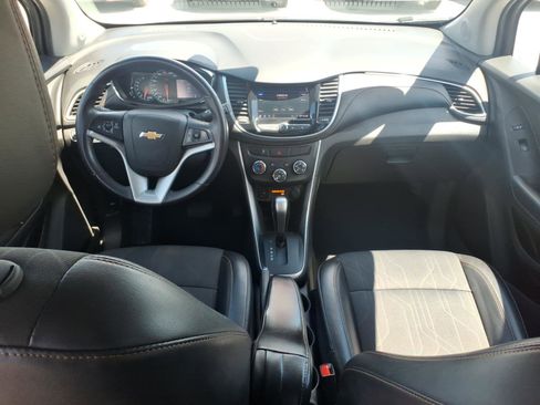 Used 2020 Chevrolet Trax LT w/ LT Convenience Package FWD image 10