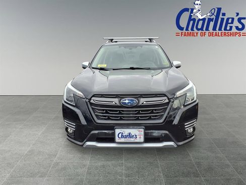 Used 2023 Subaru Forester Touring image 2