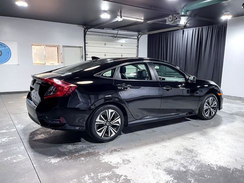 Used 2018 Honda Civic EX-L image 8