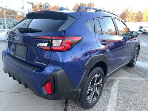 Used 2025 Subaru Crosstrek 2.0i Premium image 3
