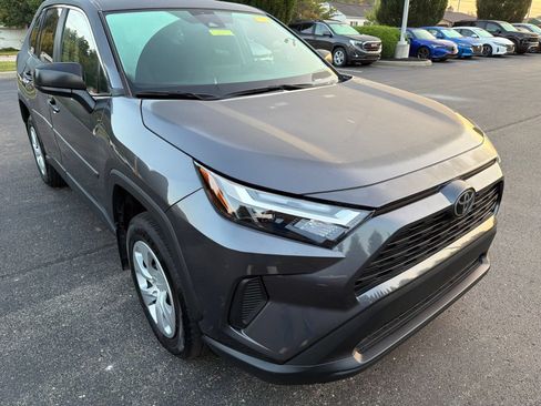 Used 2025 Toyota RAV4 LE AWD/4WD image 7