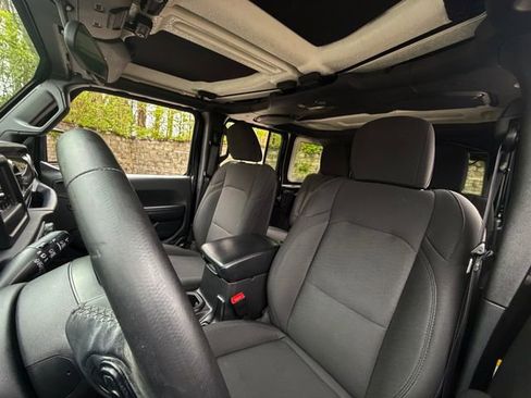 Used 2019 Jeep Wrangler Unlimited Sport image 15